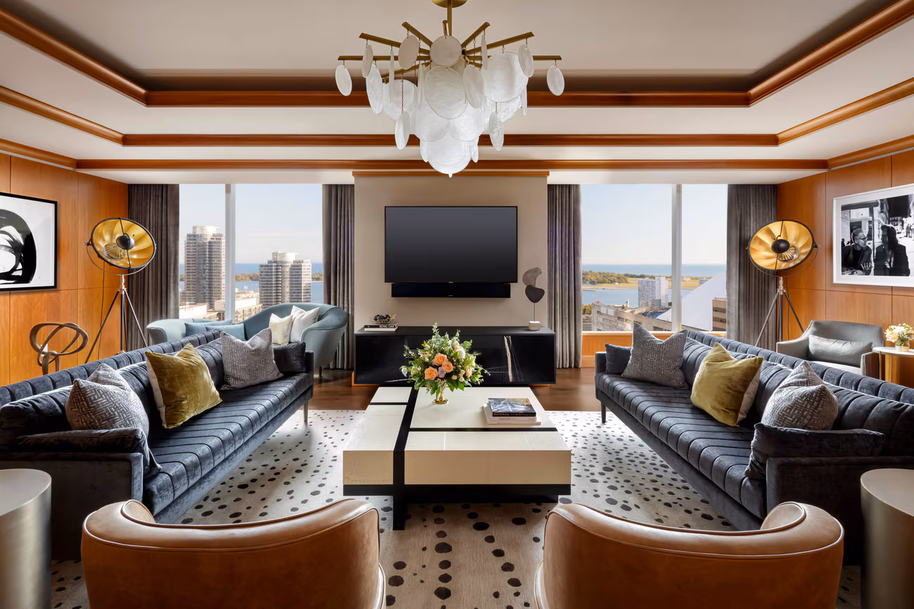 yyzrz-living-1487-hor-clsc